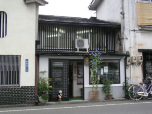 茣蓙九・森九商店街並