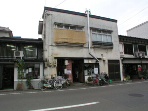 茣蓙九・森九商店街並み