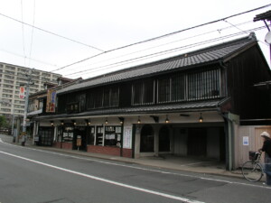 茣蓙九・森九商店街並み